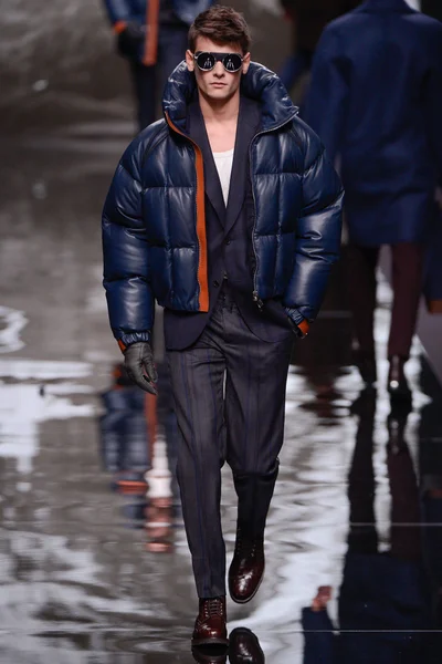 Look 27